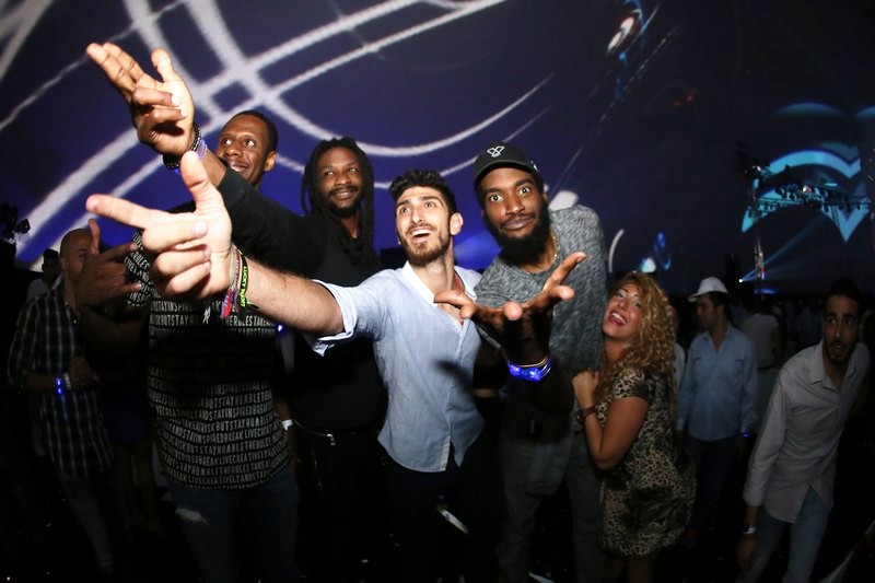 The WHITE Experience Feat. AKON Part 1